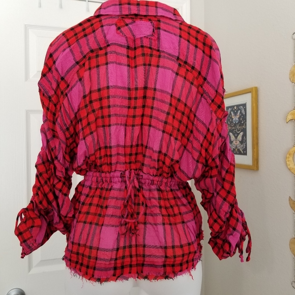 Free People Red & Pink Plaid Shirt XS NWT Adjustable Cinch Waist Arms Frayed Hem - Picture 9 of 15